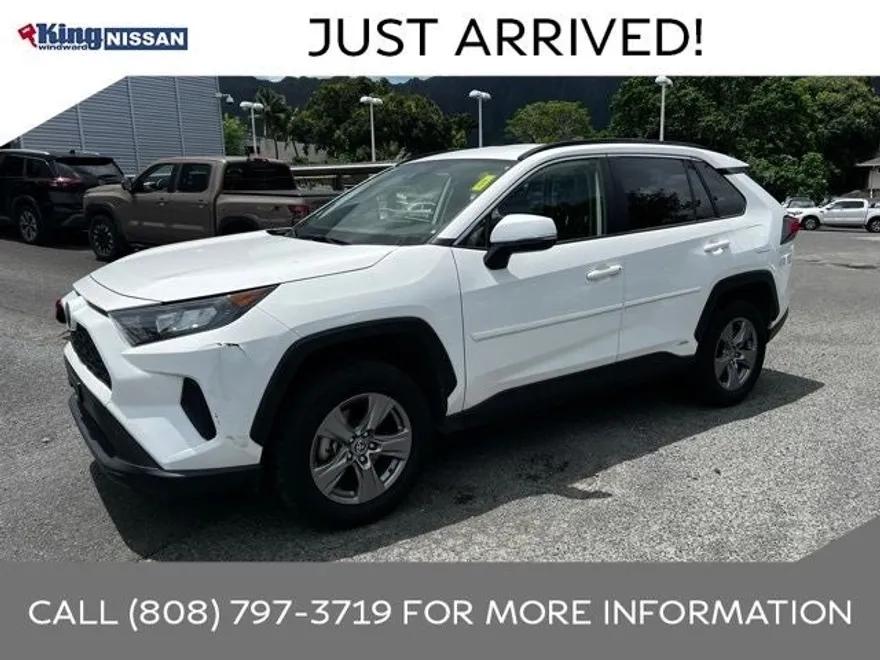 2022 Toyota RAV4 Hybrid LE photo 1