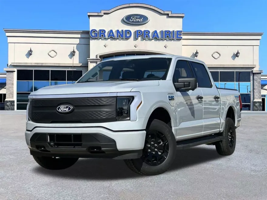 2025 Ford F-150 Lightning XLT photo 1