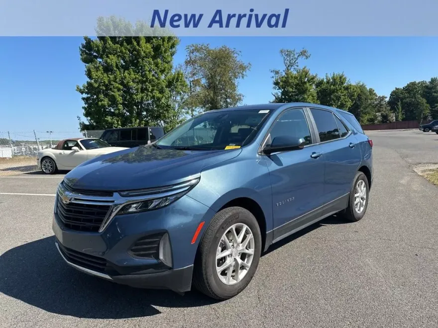 2024 Chevrolet Equinox LT photo 1