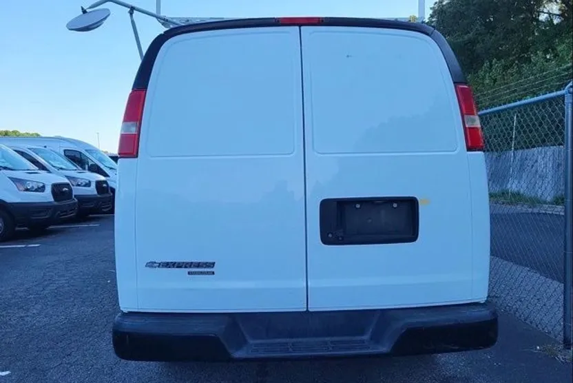 2016 Chevrolet Express 3500 Work Van photo 1