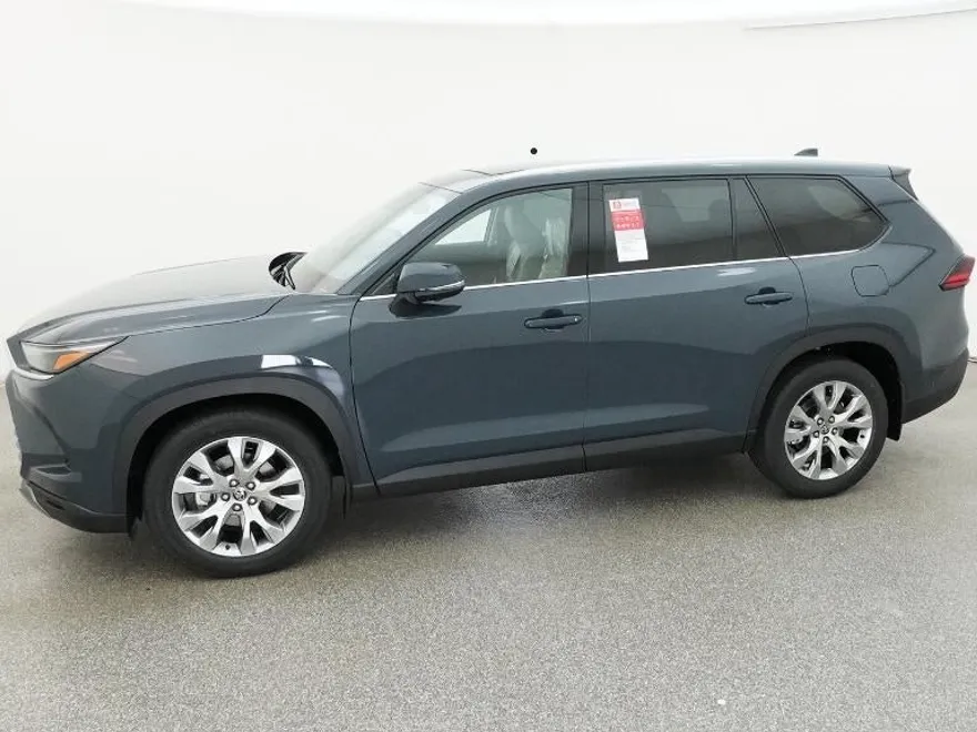 2025 Toyota Grand Highlander Limited photo 1