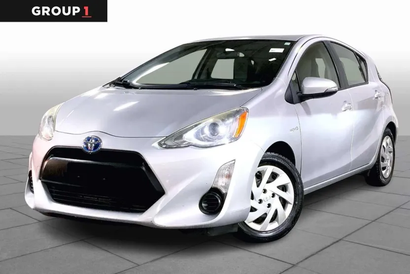2015 Toyota Prius C One photo 1