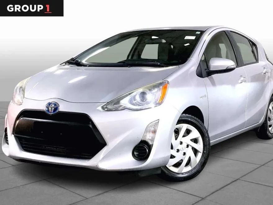 2015 Toyota Prius C One photo 1