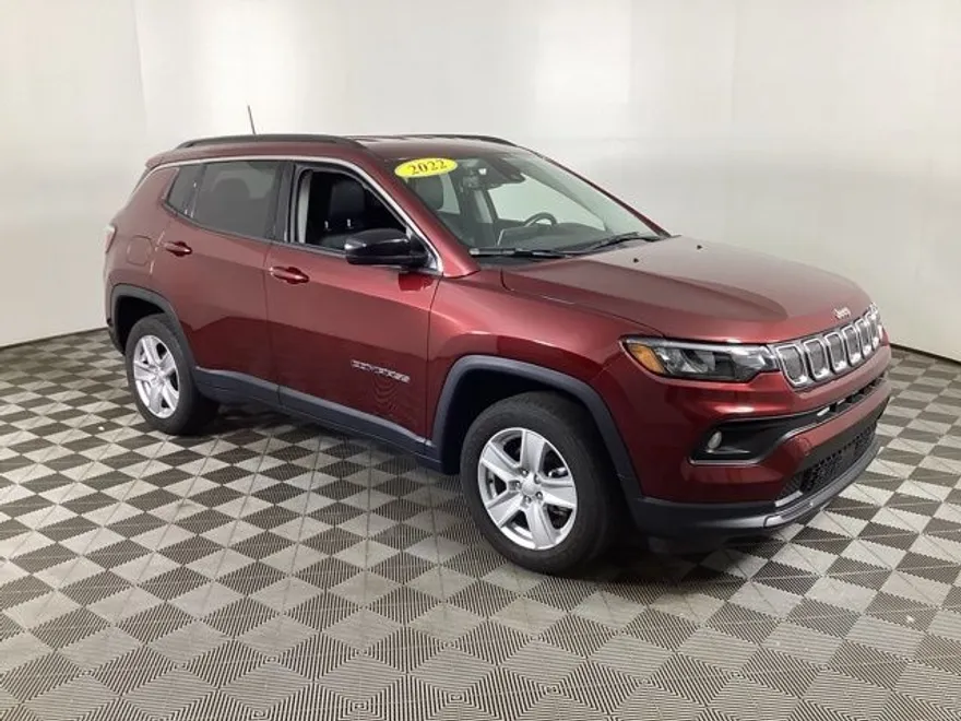 2022 Jeep Compass Latitude photo 1