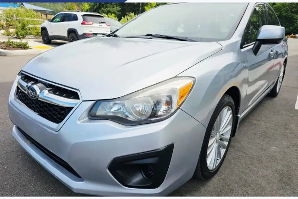 2014 Subaru Impreza 2.0i Premium photo 1