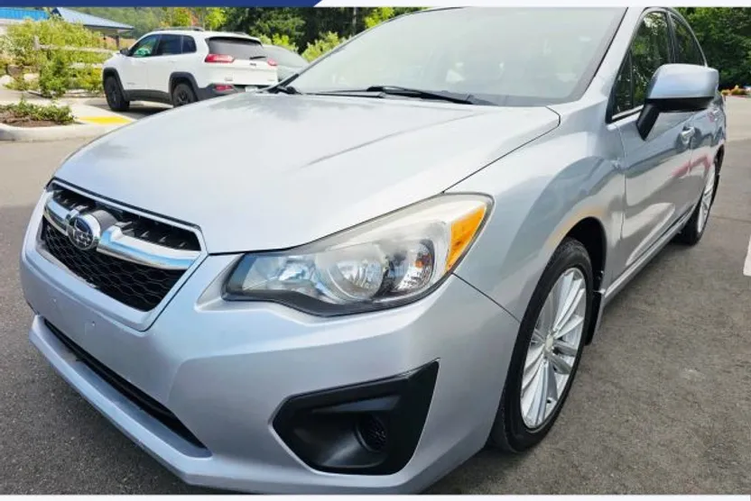 2014 Subaru Impreza 2.0i Premium photo 1