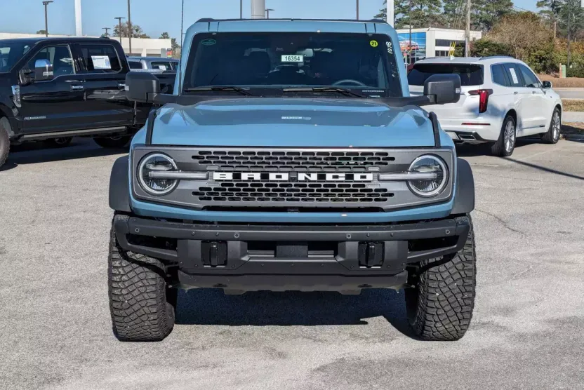 2023 Ford Bronco Badlands photo 1