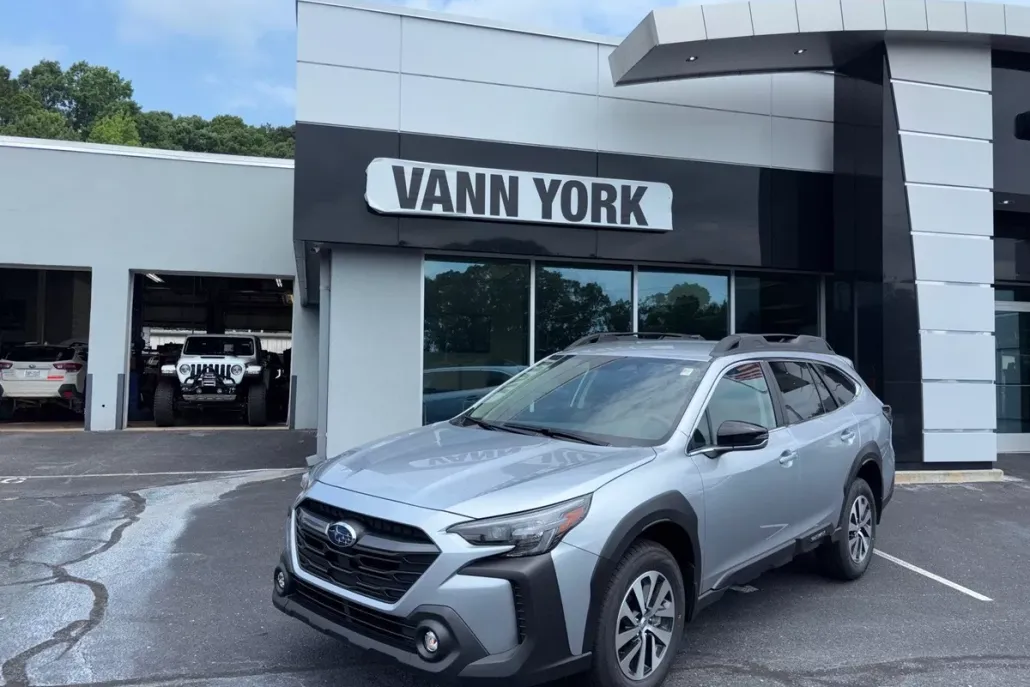 2025 Subaru Outback Premium photo 1