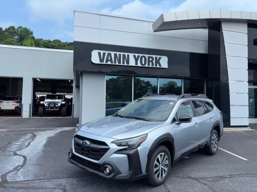 2025 Subaru Outback Premium photo 1