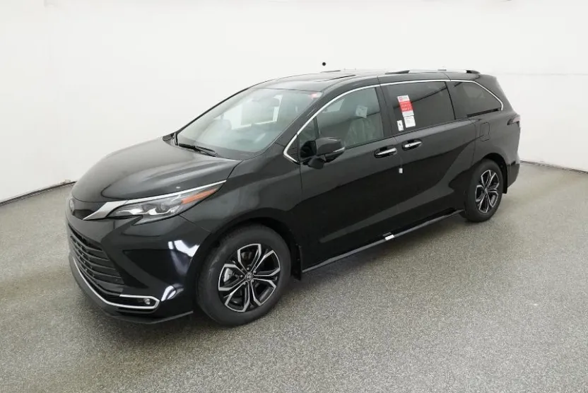 2025 Toyota Sienna Platinum photo 1