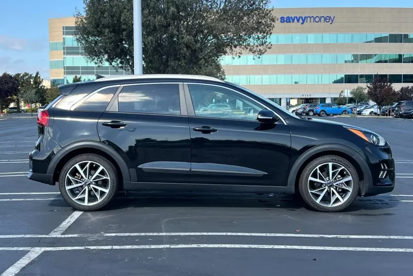 2020 Kia Niro Touring photo 1