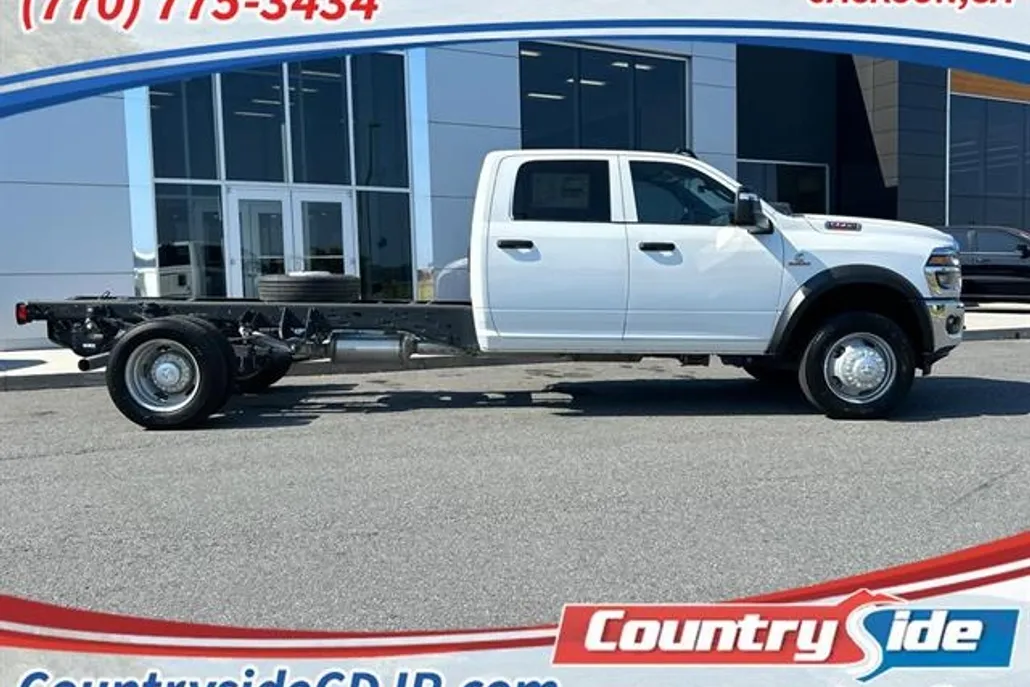 2025 Ram 5500 Tradesman photo 1