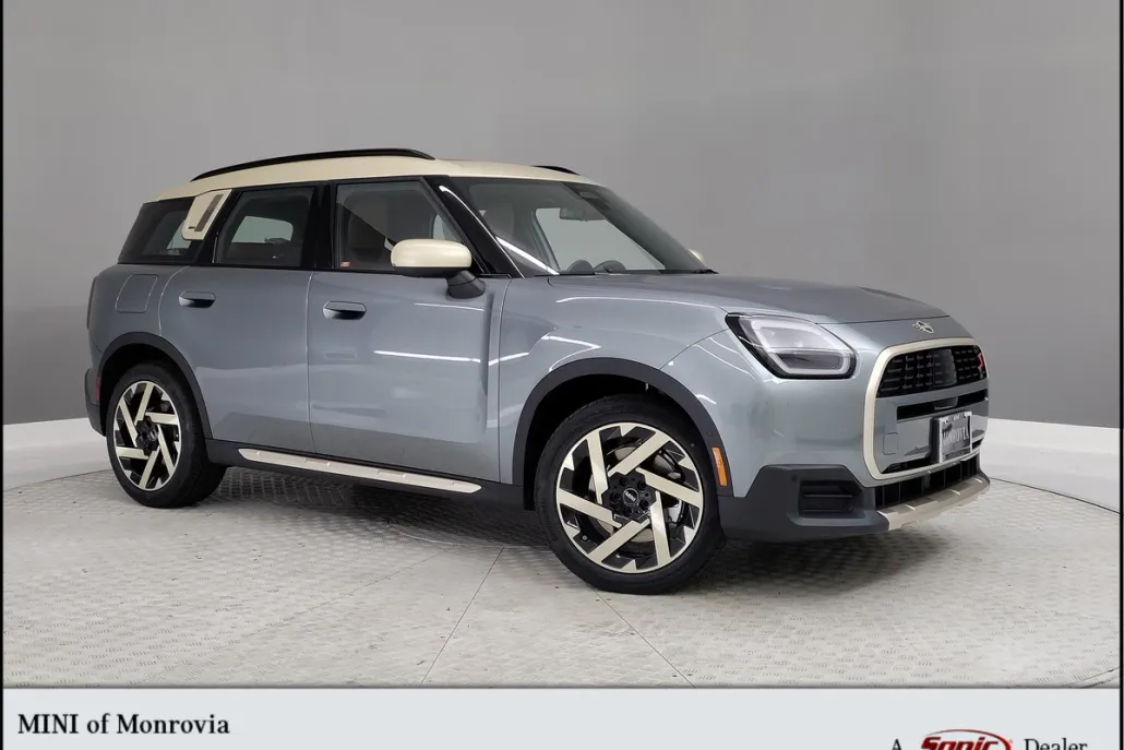 2025 Mini Countryman Signature photo 1