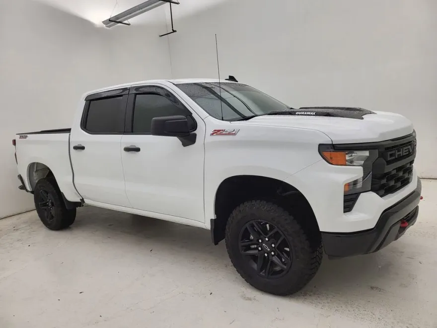 2025 Chevrolet Silverado 1500 Custom Trail Boss photo 1