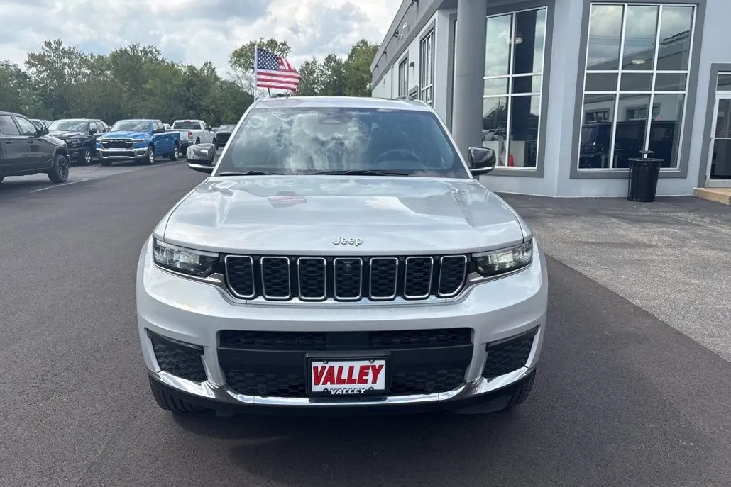 2024 Jeep Grand Cherokee Limited photo 1