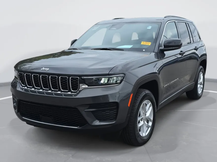 2025 Jeep Grand Cherokee Laredo X photo 1