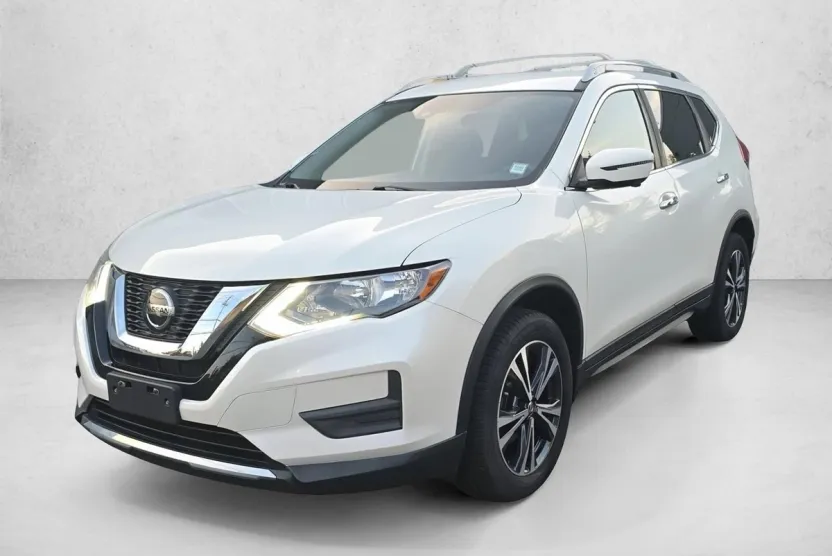 2020 Nissan Rogue SV photo 1