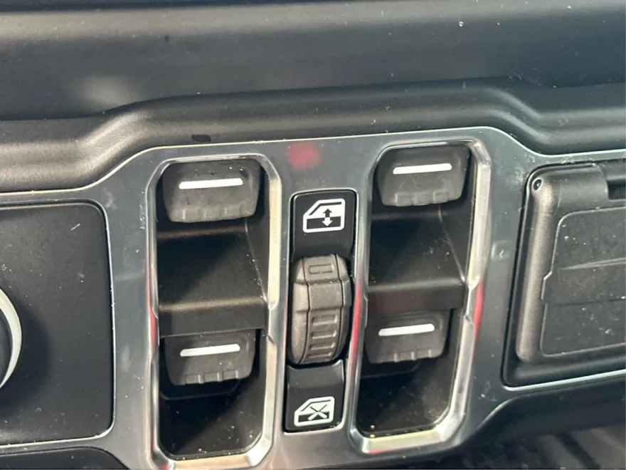 2023 Jeep Gladiator Overland photo 27