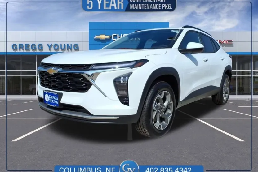 2025 Chevrolet Trax LT photo 1