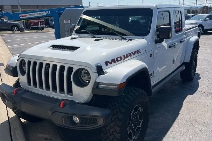 2023 Jeep Gladiator Mojave photo 1