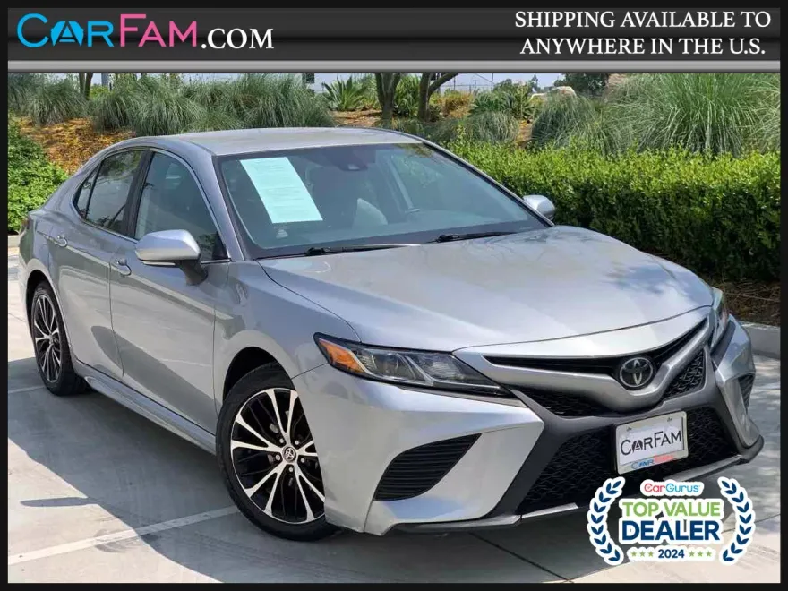 2019 Toyota Camry SE photo 1
