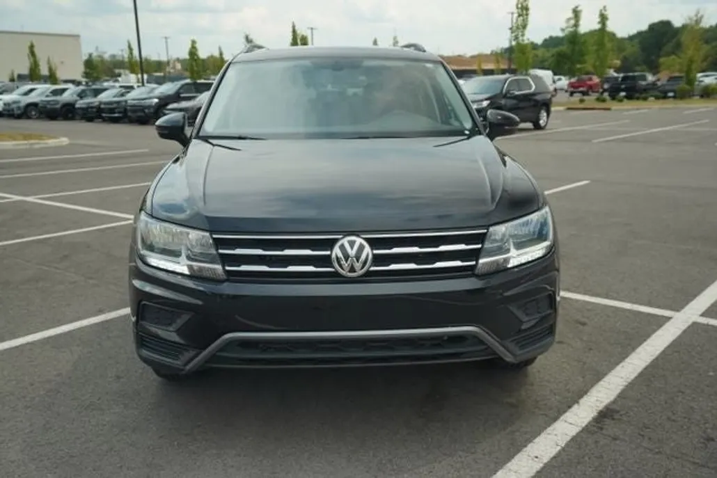 2020 Volkswagen Tiguan SEL photo 1