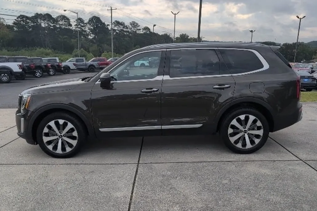 2021 Kia Telluride S photo 1