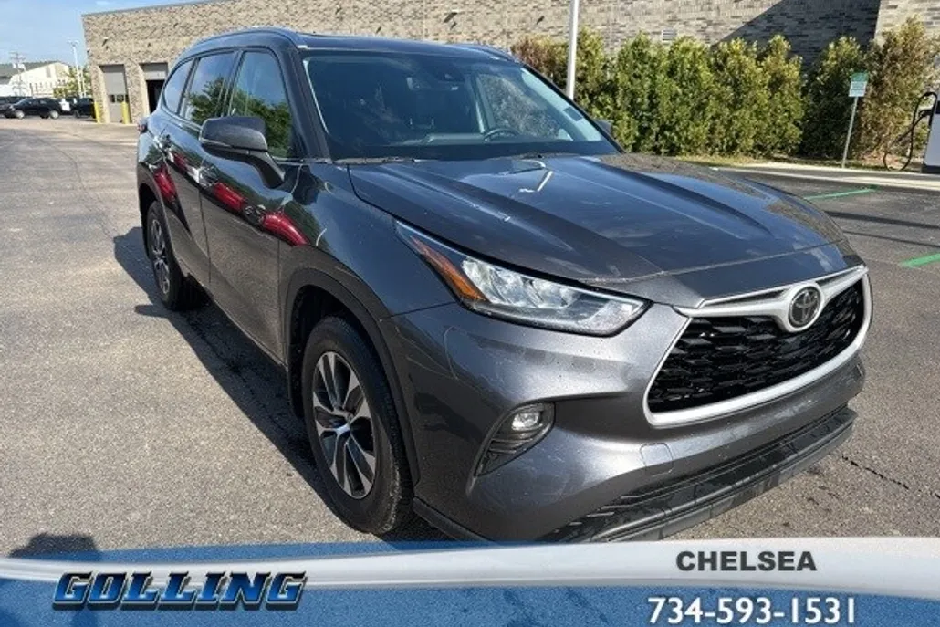 2020 Toyota Highlander XLE photo 1