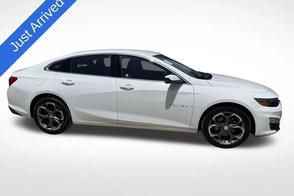 2023 Chevrolet Malibu 1LT photo 1
