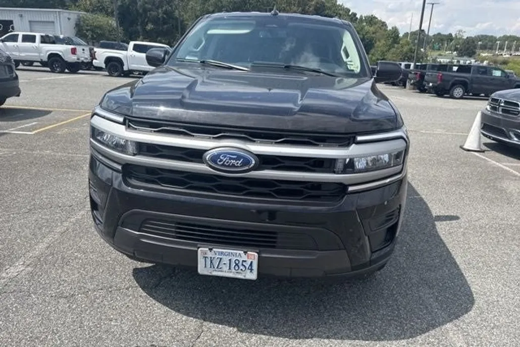 2024 Ford Expedition MAX XLT photo 1
