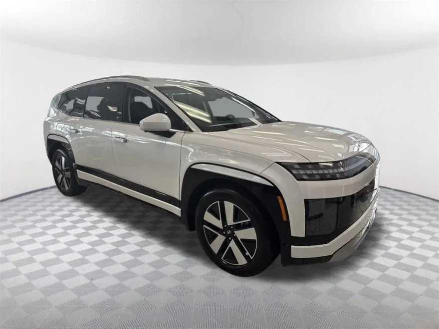 2026 Hyundai Ioniq SEL photo 1