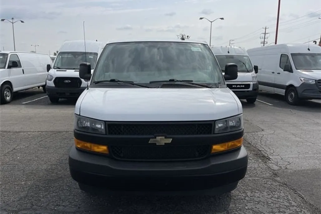 2023 Chevrolet Express 2500 Work photo 1