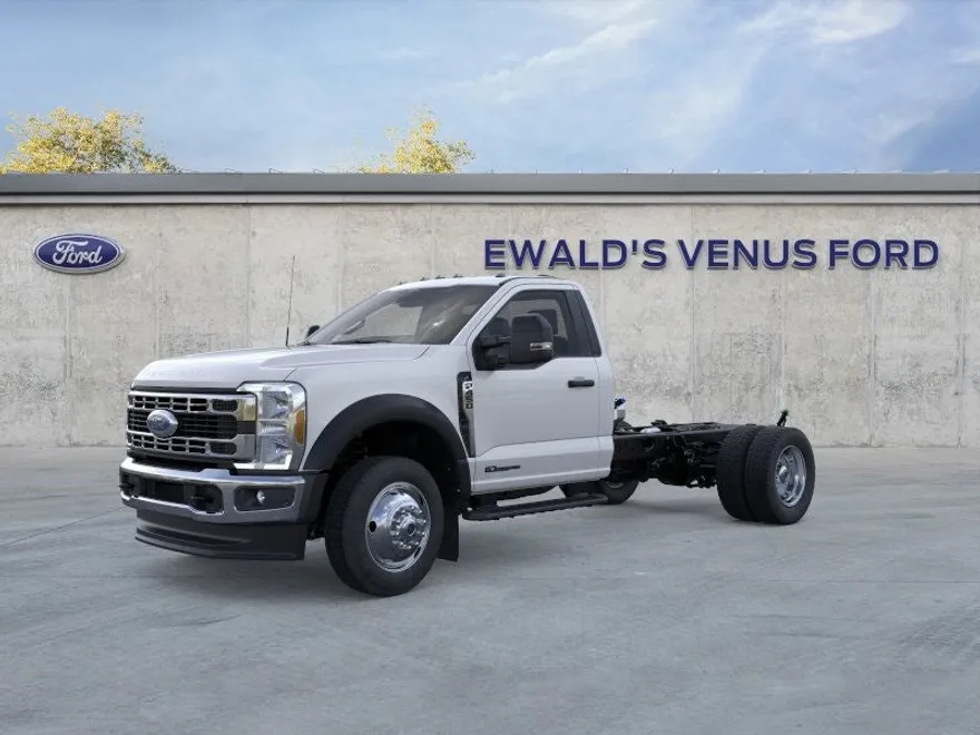 2025 Ford F-450 photo 1