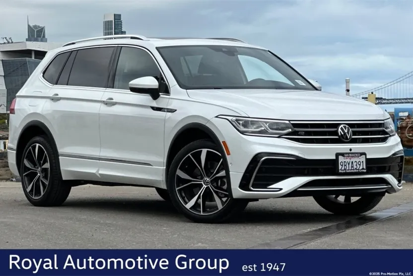 2022 Volkswagen Tiguan SEL Premium R-Line photo 1