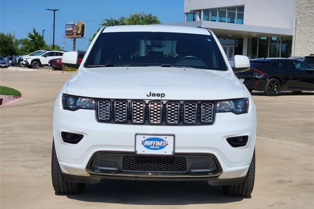 2019 Jeep Grand Cherokee Altitude photo 1