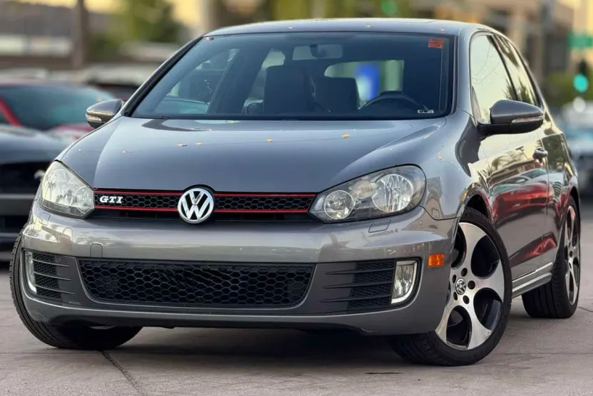 2010 Volkswagen Golf GTI photo 1