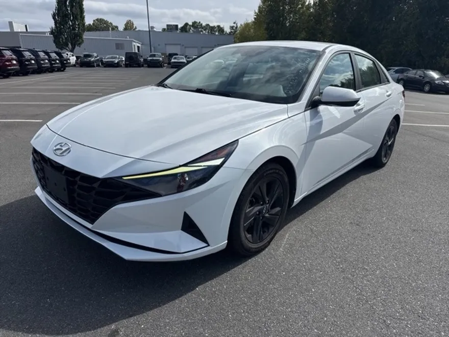 2021 Hyundai Elantra SEL photo 1