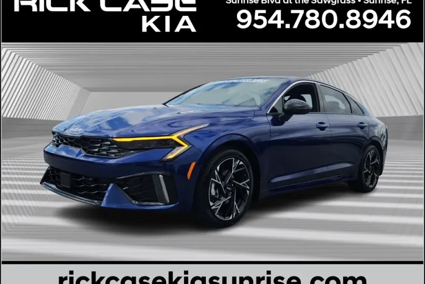2025 Kia K5 GT-Line photo 1