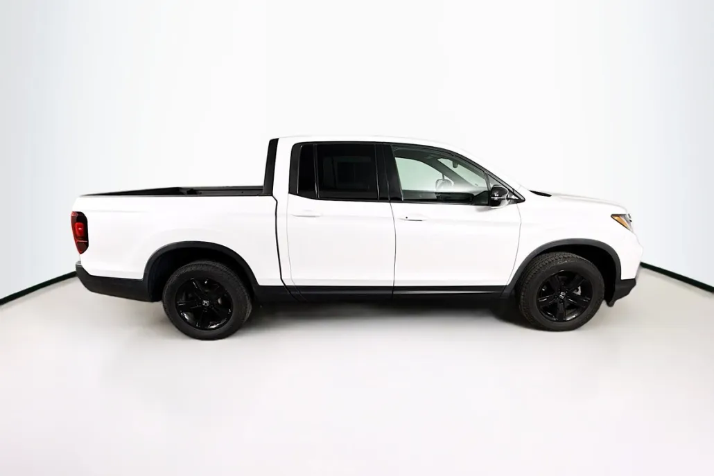 2022 Honda Ridgeline Black Edition photo 1