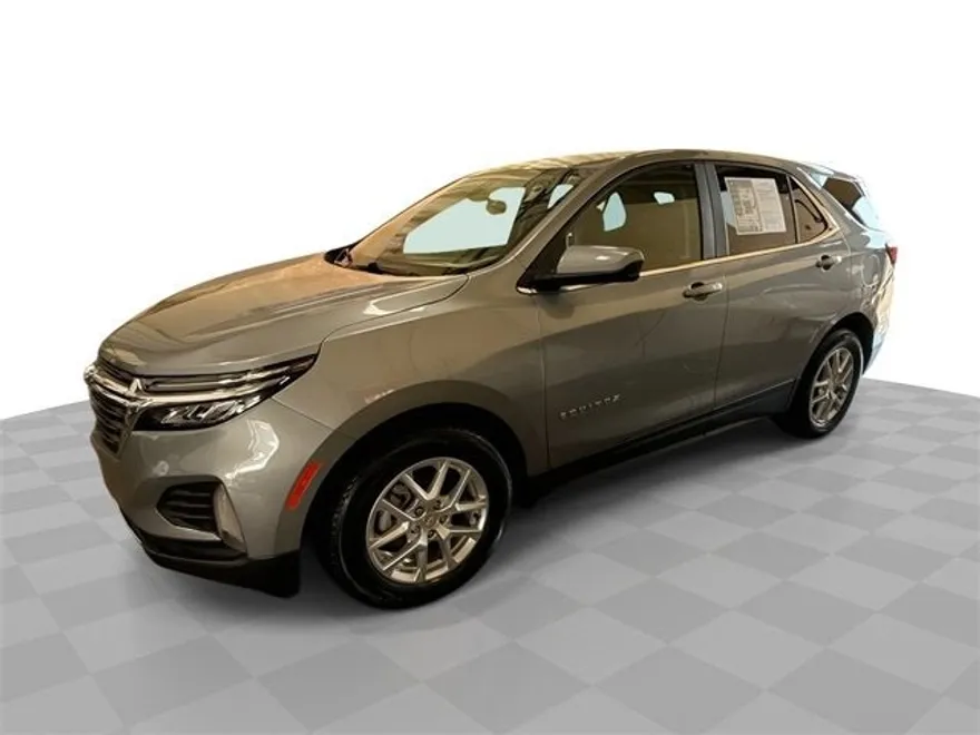 2024 Chevrolet Equinox LT photo 1