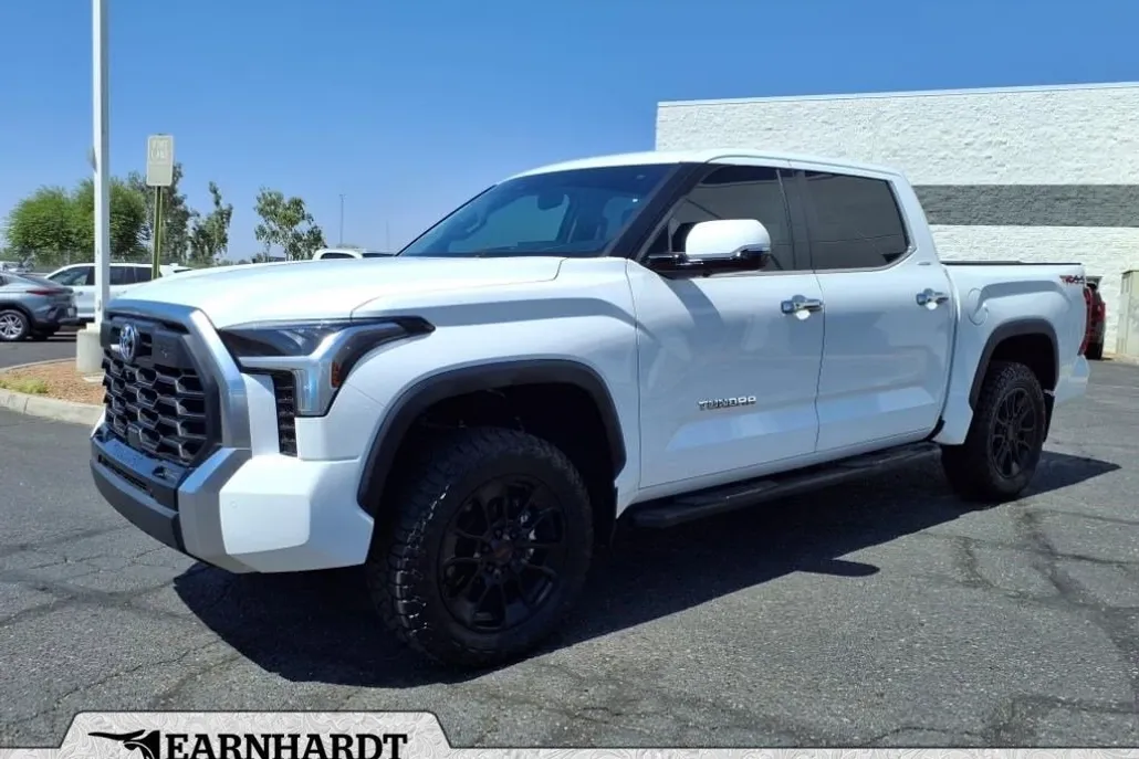 2023 Toyota Tundra Limited photo 1