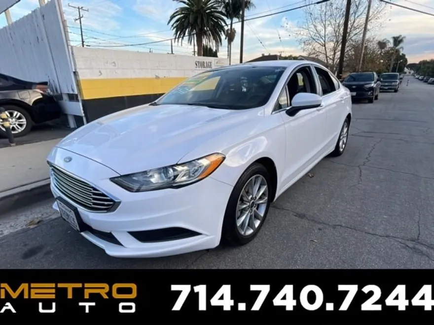 2017 Ford Fusion SE photo 1