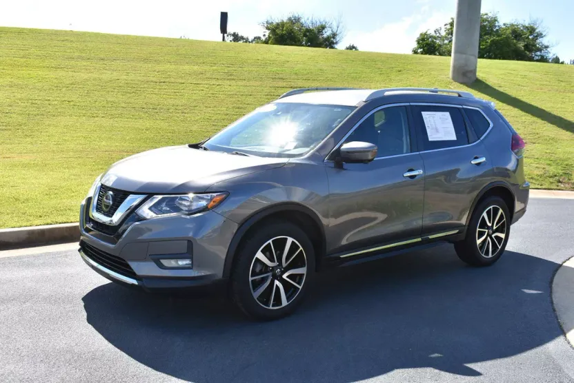 2020 Nissan Rogue SL photo 1