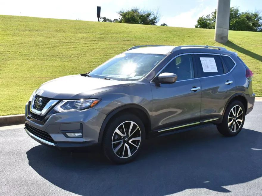 2020 Nissan Rogue SL photo 1