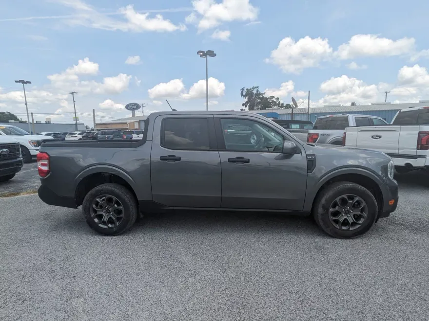 2022 Ford Maverick XLT photo 1