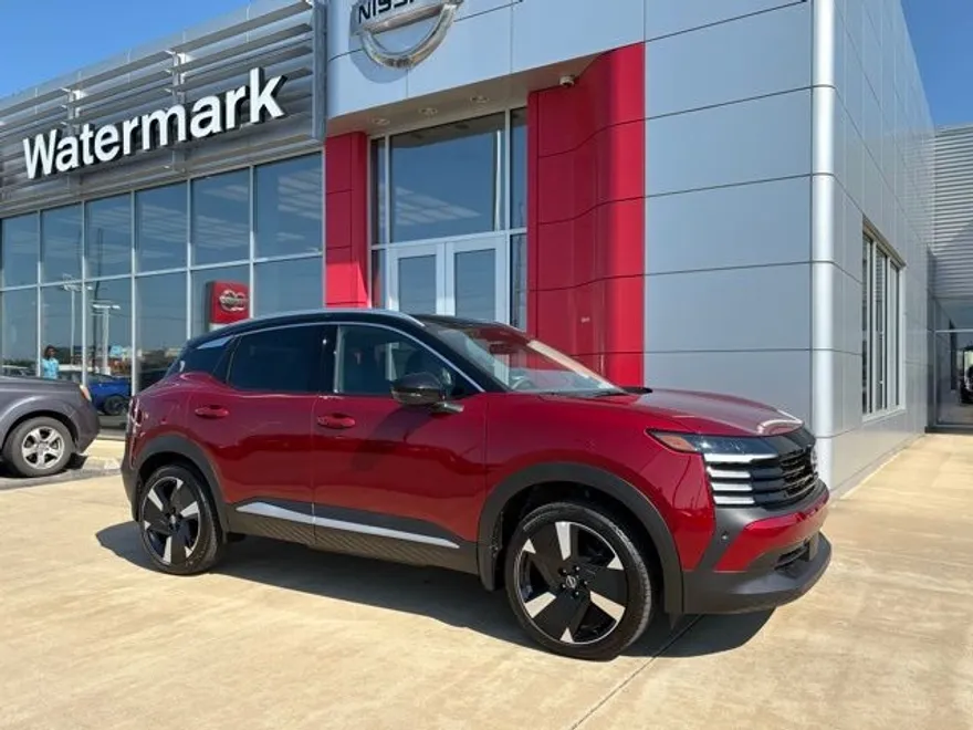 2025 Nissan Kicks SR photo 1