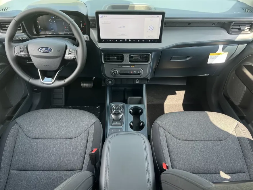 2025 Ford Maverick XLT photo 1