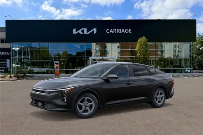 2025 Kia K4 LXS photo 1