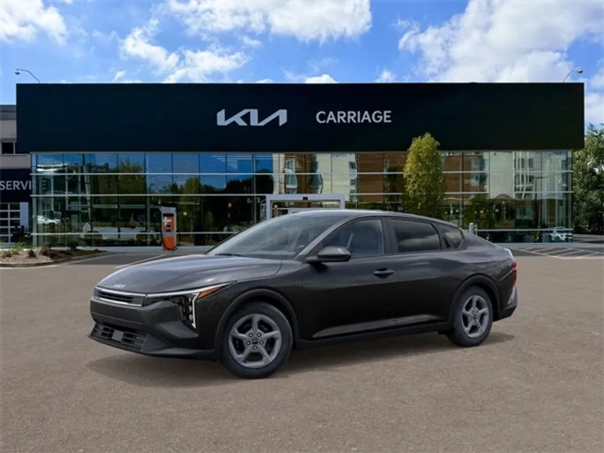 2025 Kia K4 LXS photo 1