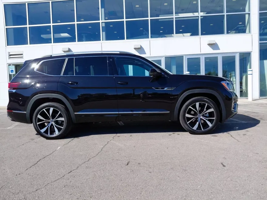 2026 Volkswagen Atlas SEL Premium R-Line photo 1